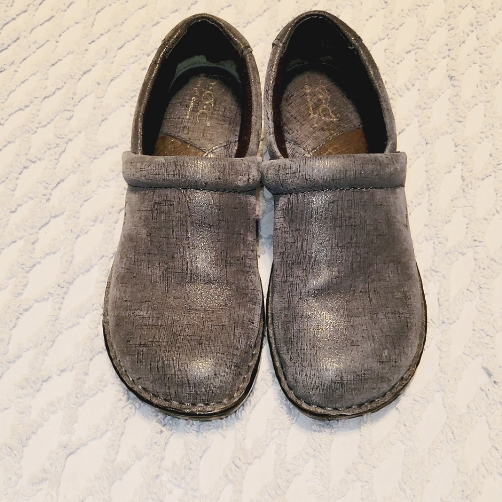 B.O.C. Peggy Clog Navy size 6 NWOT